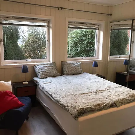 # 1 Mountain View With Free Street Parking Apartman