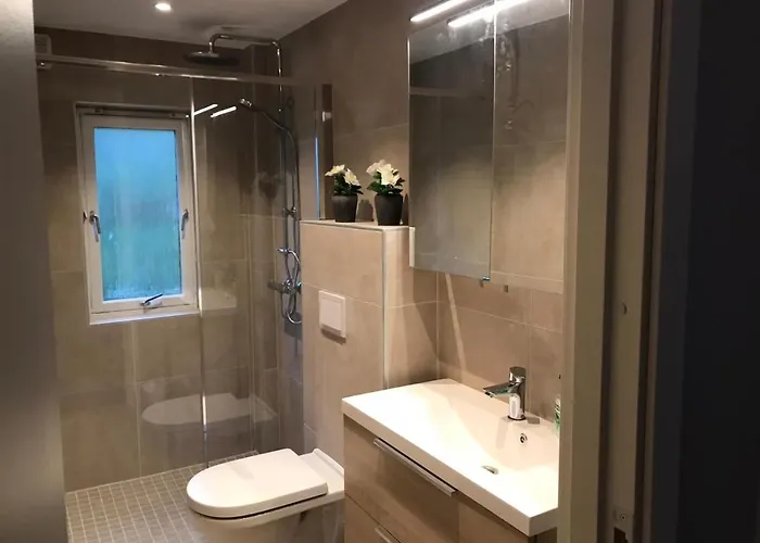 # 1 Mountain View With Free Street Parking Leilighet *